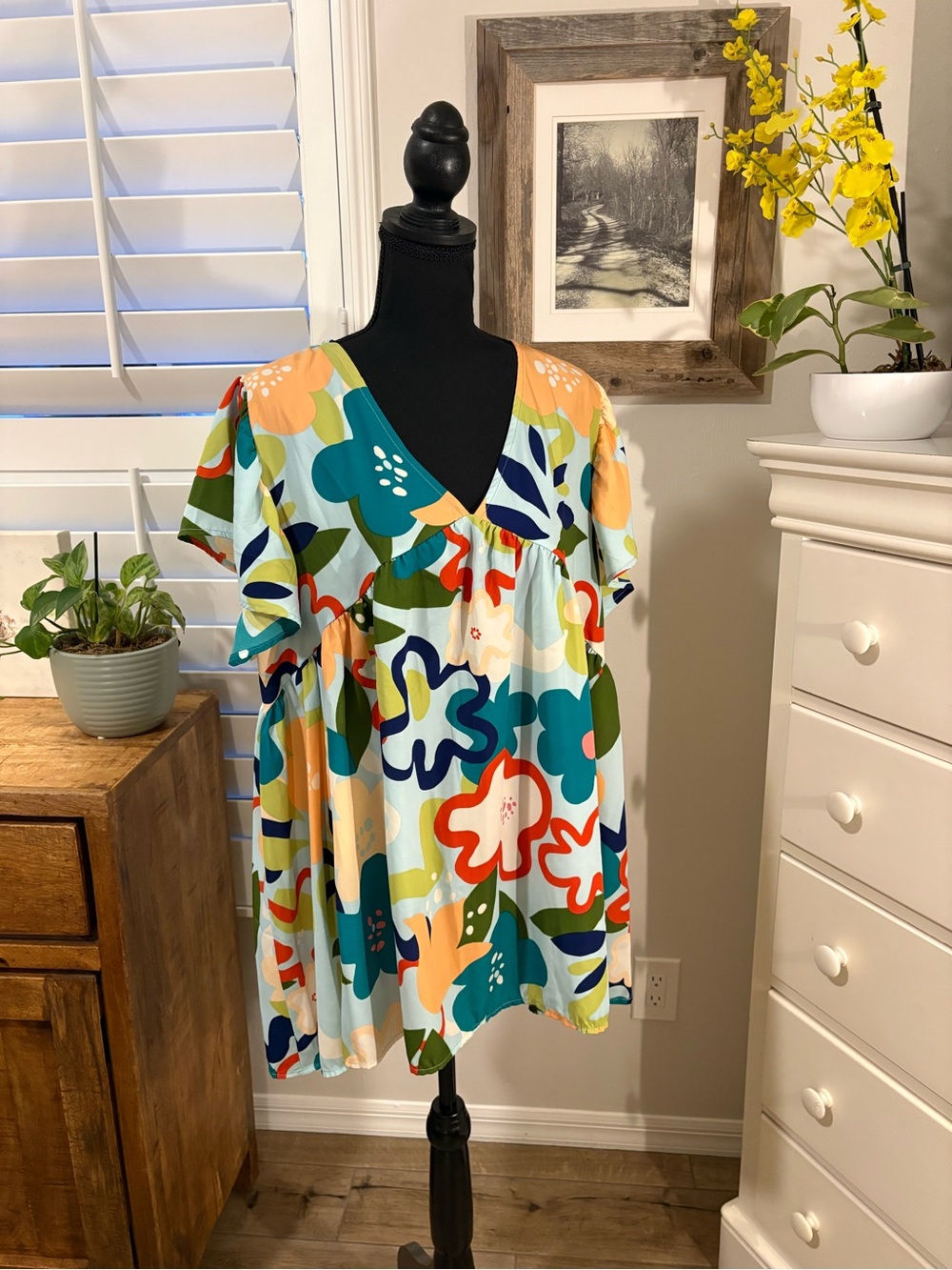 FSL Apparel Women’s Multicolor Floral V-Neck Top, 3X